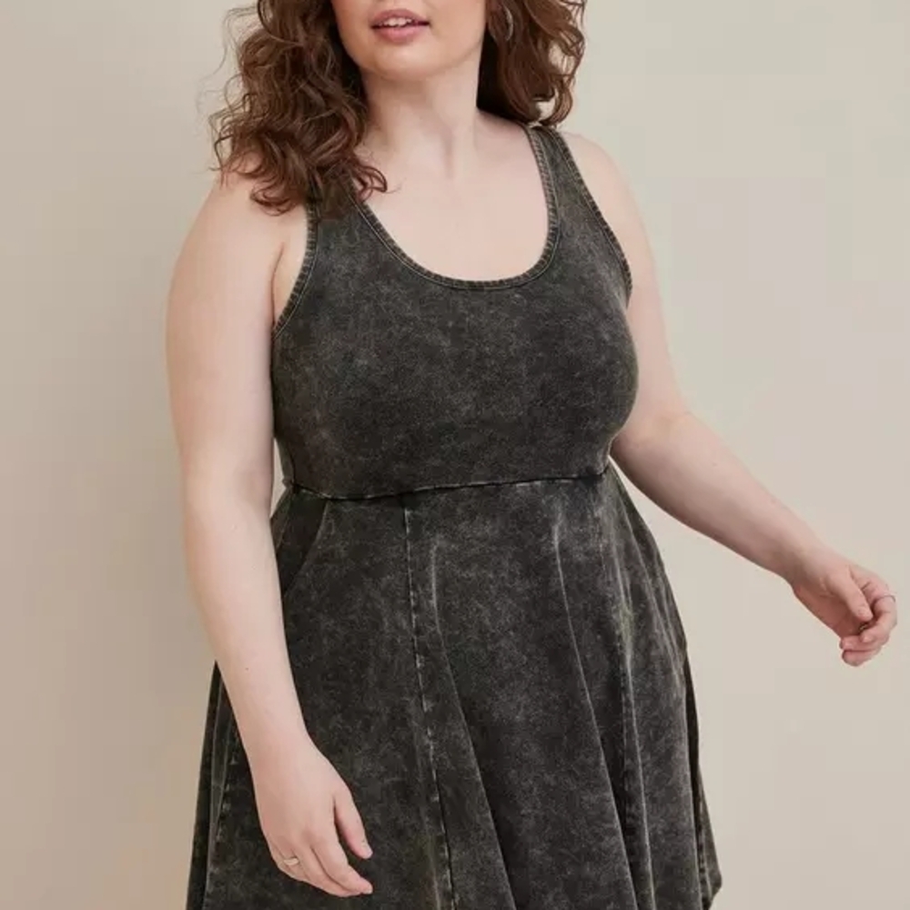 Torrid Black Foxy Skater Mini Dress w/ Pockets Sz 2 - Picture 4 of 6